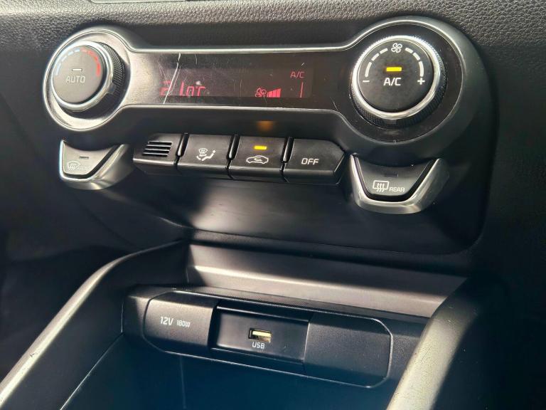 2023 Kia Stonic 1.0 T-GDi GT-Line SUV 5dr Petrol DCT Euro 6 (s/s) (99 bhp) HATCHBACK Petrol Autom...