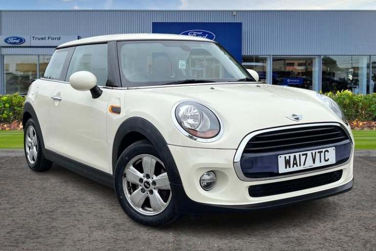 2017 MINI Hatch 1.5 Cooper D Hatchback 3dr Diesel Manual Euro 6 (s/s) (116 ps) Manual Hatchback D...