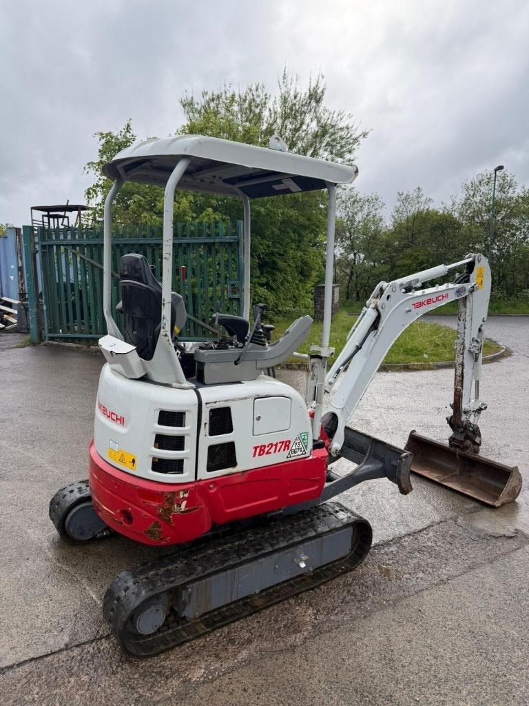 2022 TAKEUCHI TB217R 