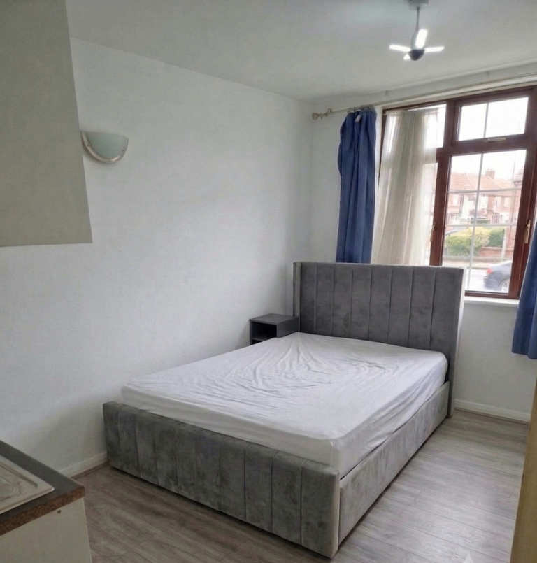 Furnished studio to rent in Wembley- HA0
