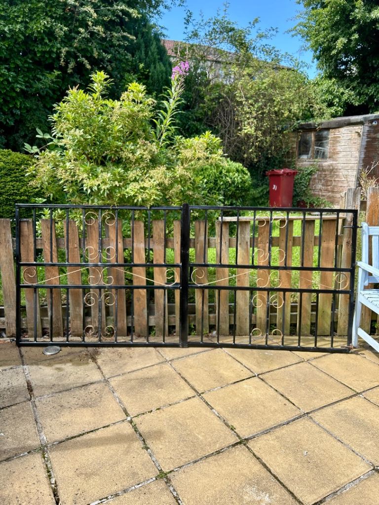 Heavy Duty Wrought Iron Driveway Gates – 2360mm Overall Width