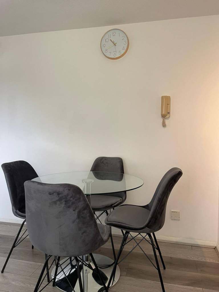 🌈Modern 1-Bed Flat in Beautiful Residential Canada Water | SE16🍃