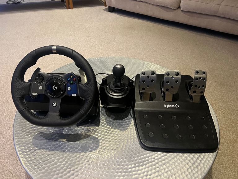 Logitech Xbox steering wheel set 