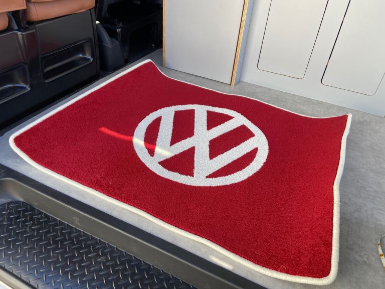 VW LOGO FLOOR MAT