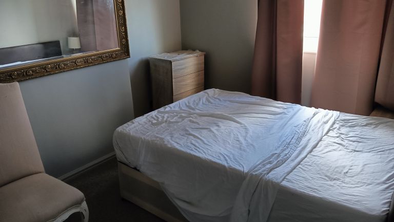Large Double Room To-let 