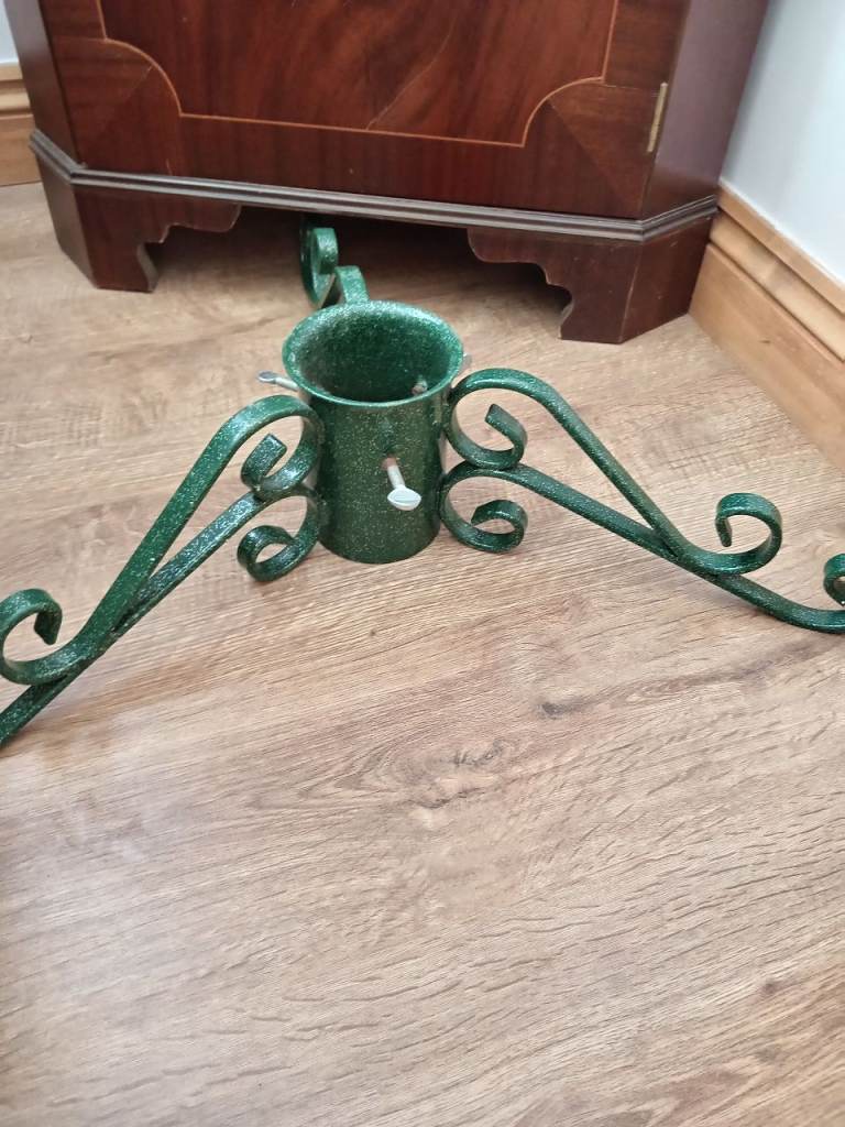 Large Metal Tree Stand For Real Tree