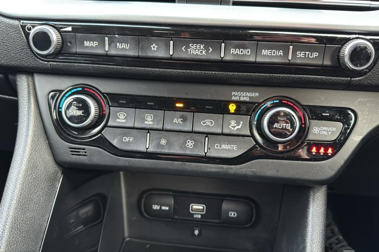  Kia Niro Plug In Hybrid 1.6 Gdi 8.9kwh 3 Suv 5dr Petrol Plug In Hybrid Dct