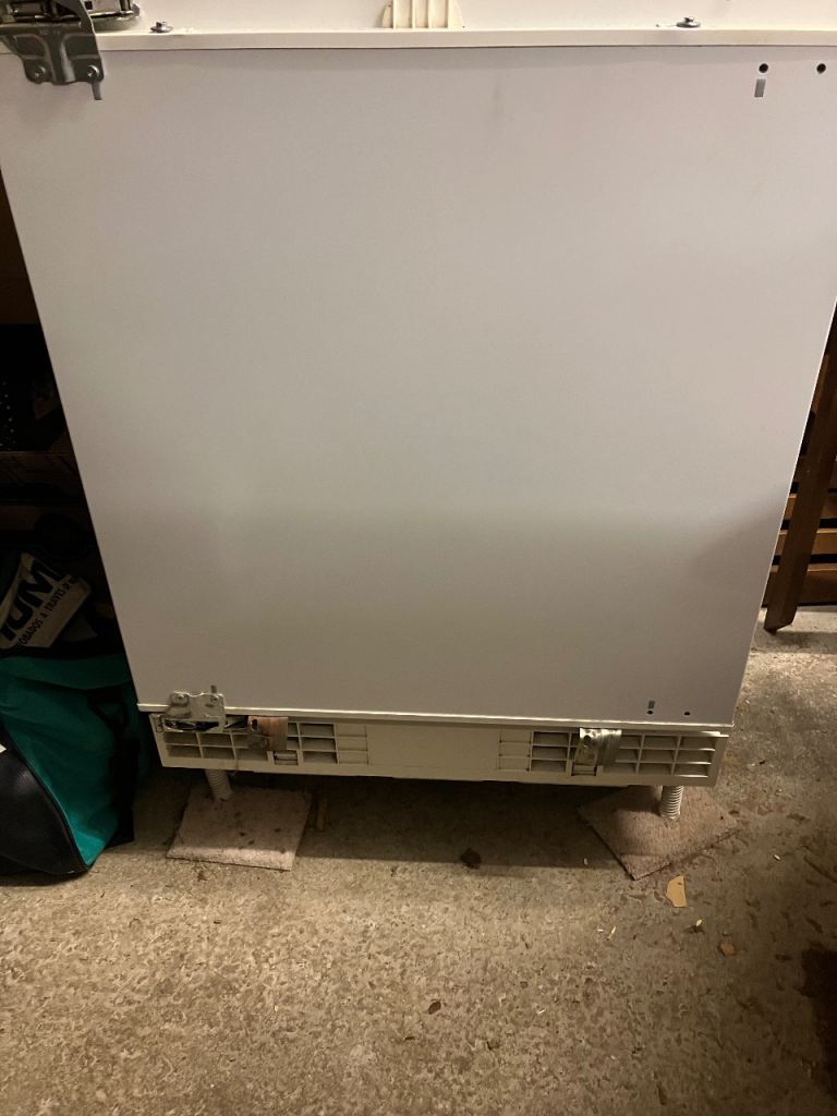 Bosch Freestanding Fridge – White, Good Condition