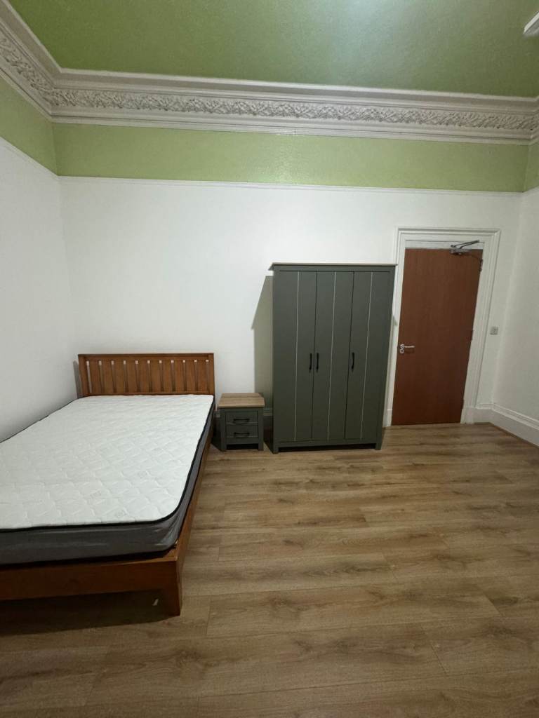 Spacious & Cosy double room for rent BD7 1BN