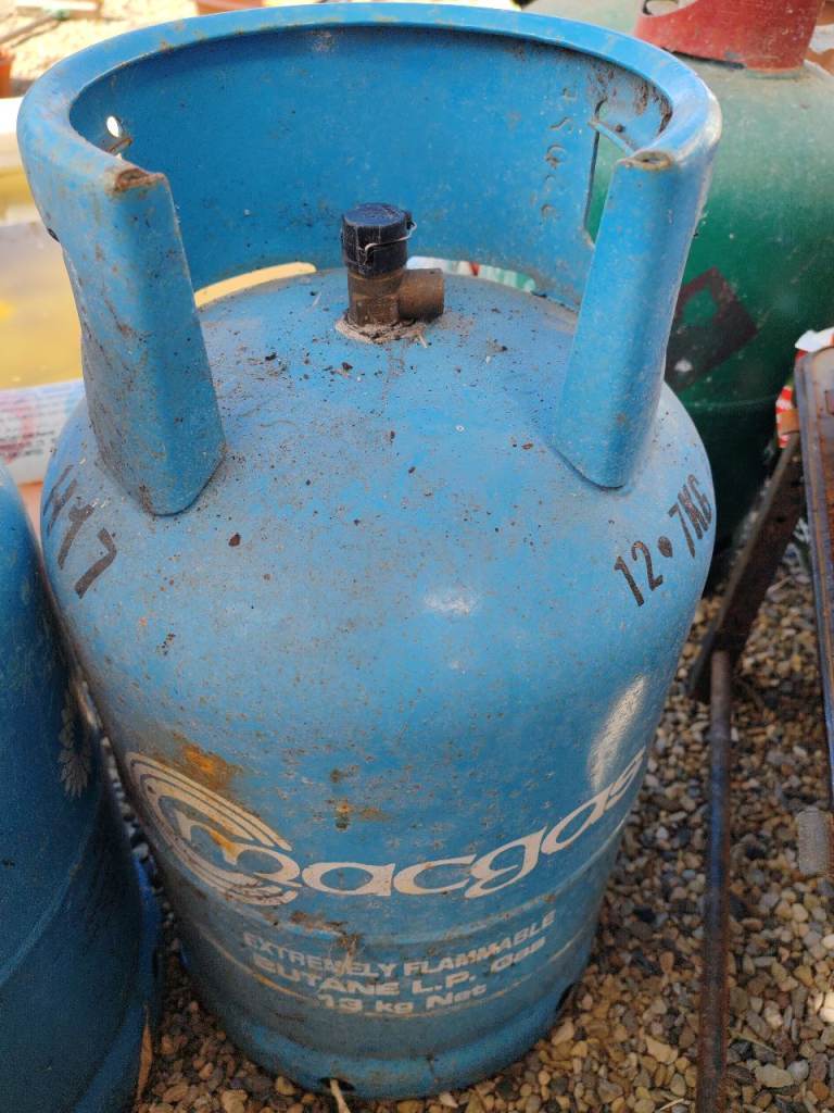Empty gas bottles 12/14kg