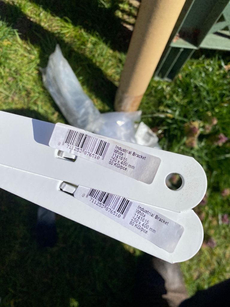 Industrial Shelf Brackets – White, 250 x 400 mm, NEW