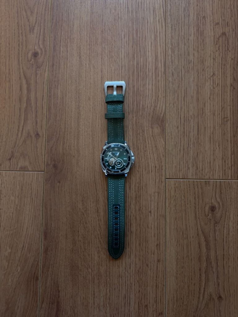 Seiko Automatic Watch with Green Strap – As Good As New