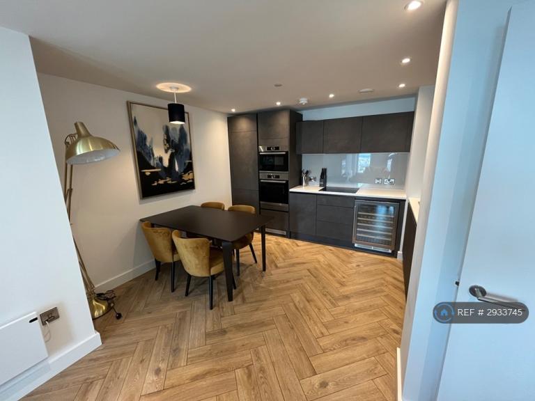 2 bedroom flat in Elizabeth Tower, Manchester, M15 (2 bed) (#2933745)
