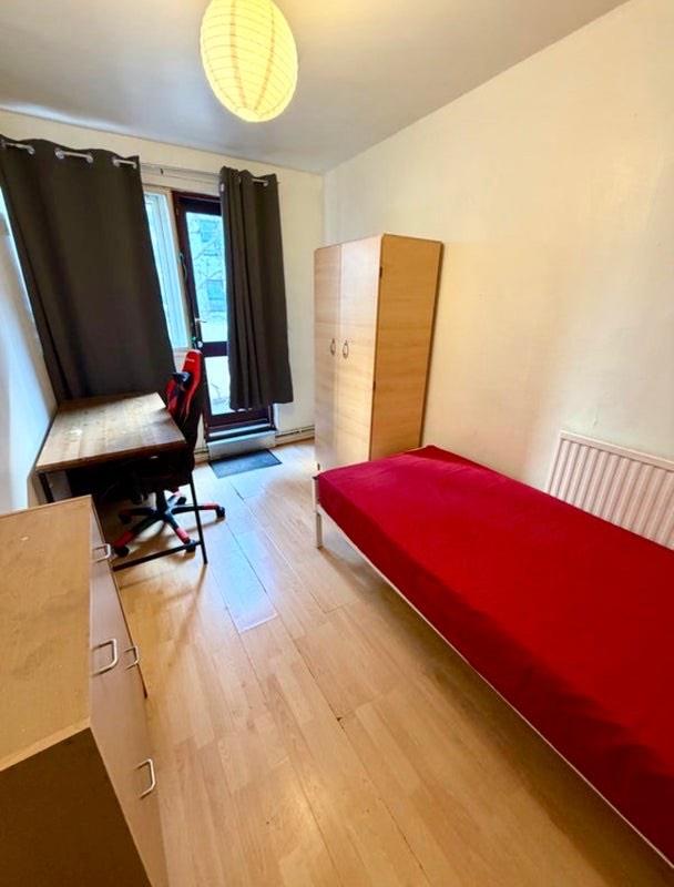 🌿Lovely Room with Balcony Poplar E14- Close Canary Wharf!!