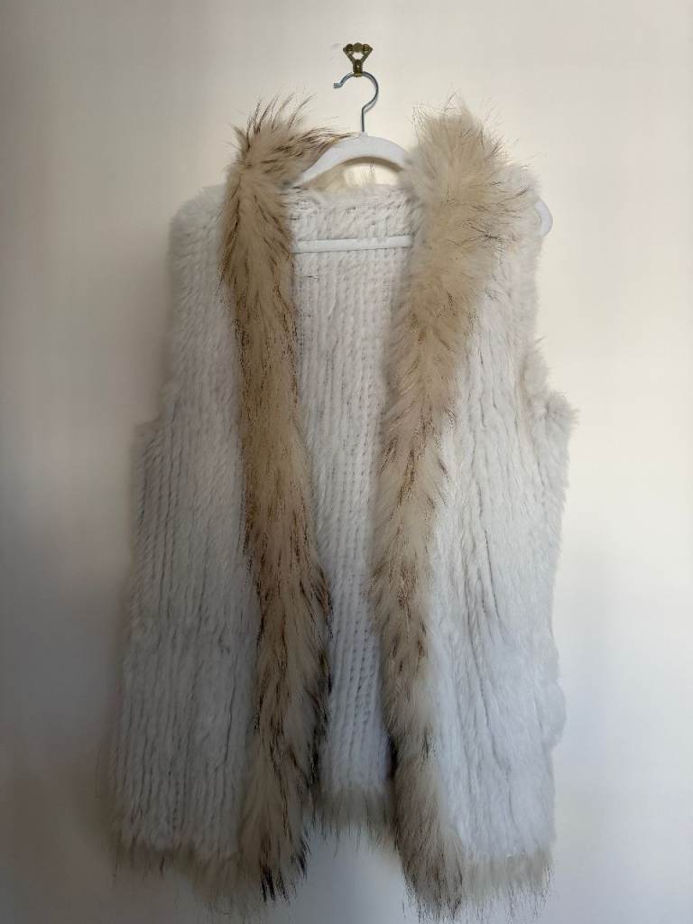 Elegant Ivory Rabbit Fur Gilet Vest - Ladies Medium - Excellent Condition