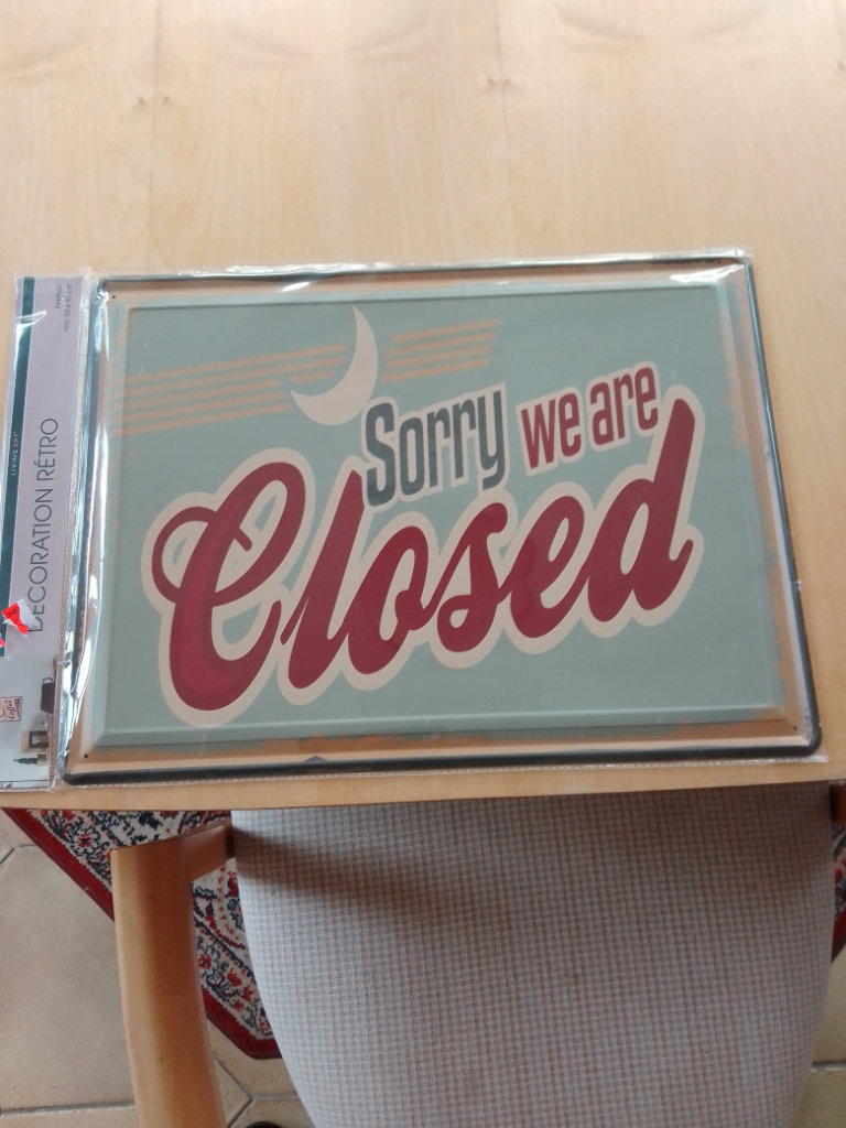 Retro style metal closed sign