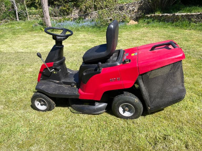 MOUNTFIELD ride on mower MTF66