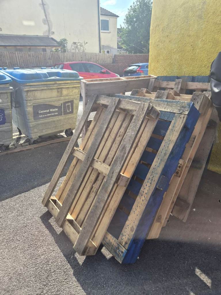 Wooden Pallets – Used Condition, Good for Projects