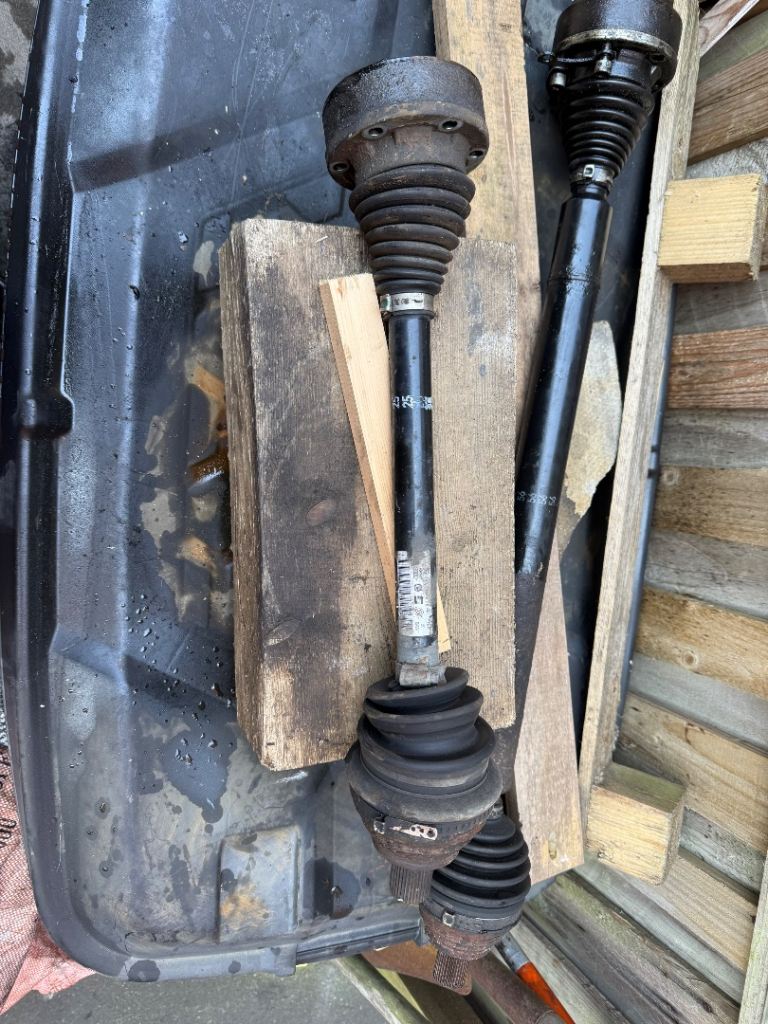 Vw seat 1.6 tdi n/s driveshaft 