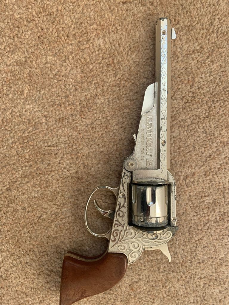 Rare Kentucky 12 cap gun - Crescent Toy Co