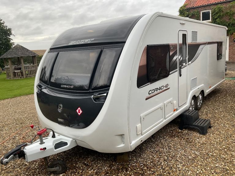 Swift Corniche 21/8, 8ft wide , twin axle ,fixed bed , best layout inc air awning and motor mover