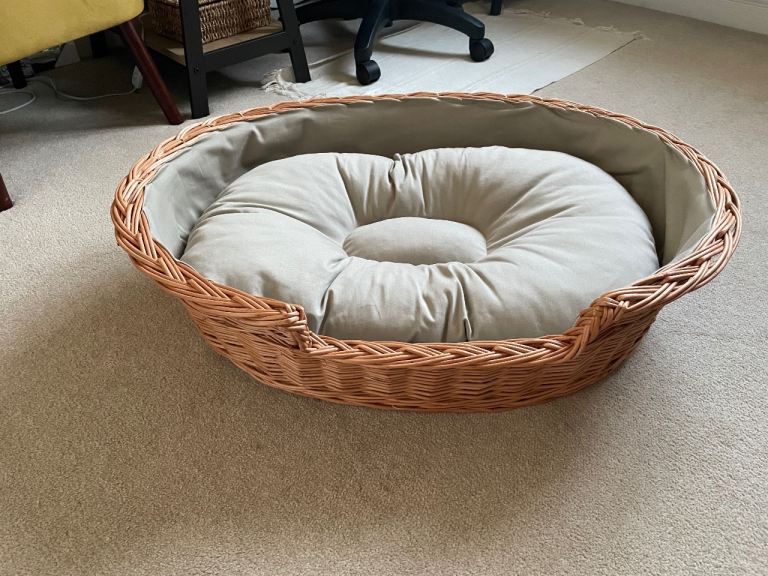 Wicker Dog Basket Medium