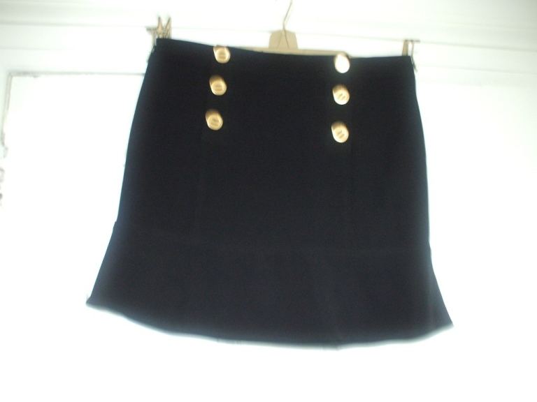 JAEGER SIZE 10 BLACK LINED A LINE SKIRT WITH GOLD BUTTON DETAIL
