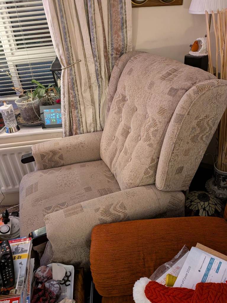 image for Electric riser recliner chair 