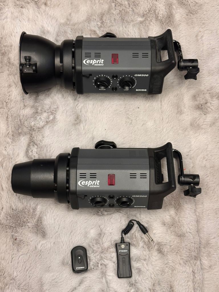 2 x Bowens Gemini GM500 Photography Studio Light Set + Accessories
