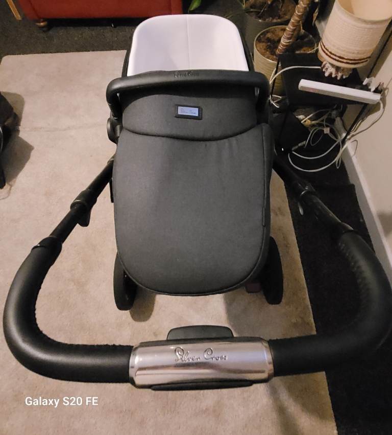 Lovely sturdy Silver Cross coast pram