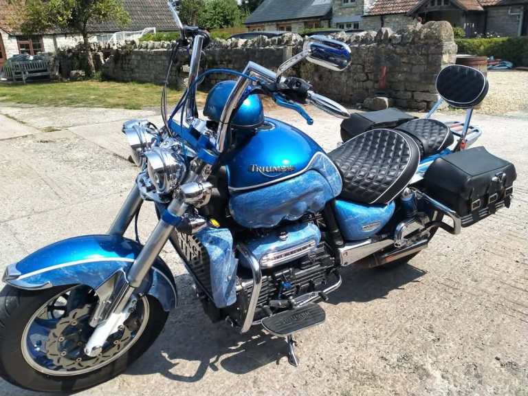Triumph, ROCKET, 2005, 2300 (cc)
