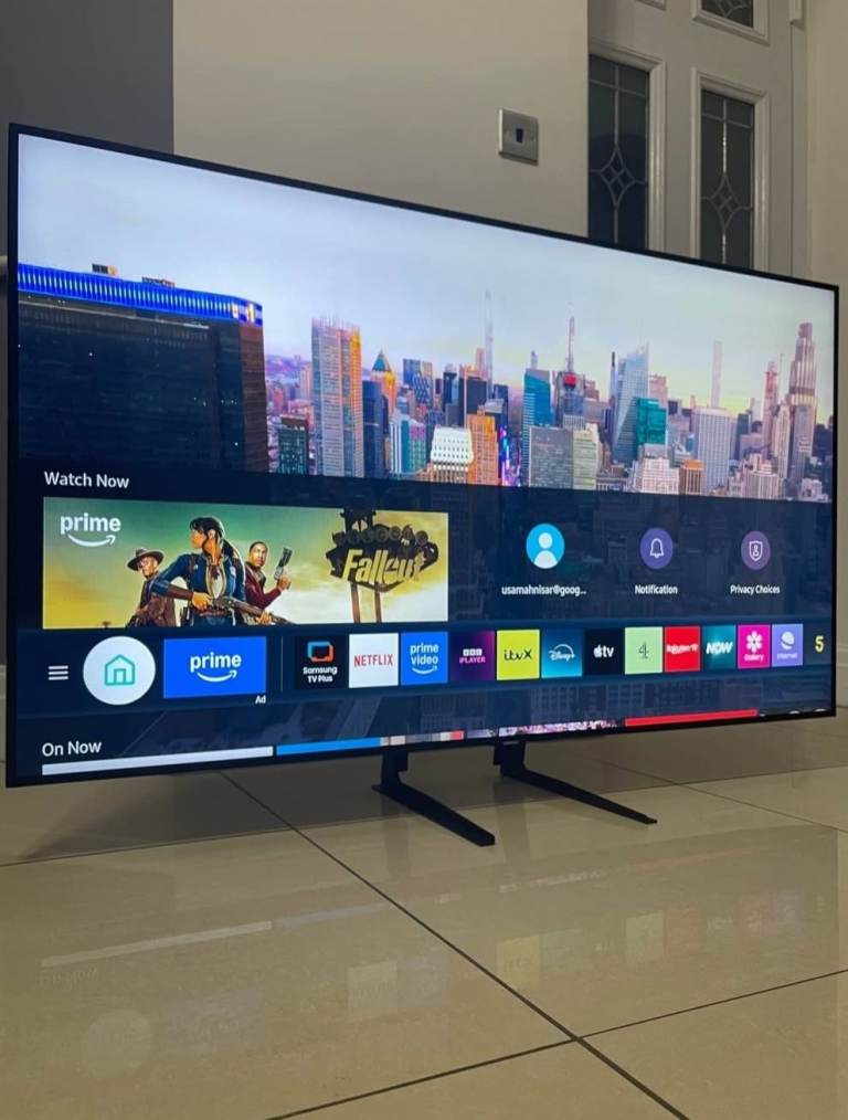 55 INCH SAMSUNG TV SMART WIFI 4K ULTRA HD HDR IN EXCELLENT CONDITION 