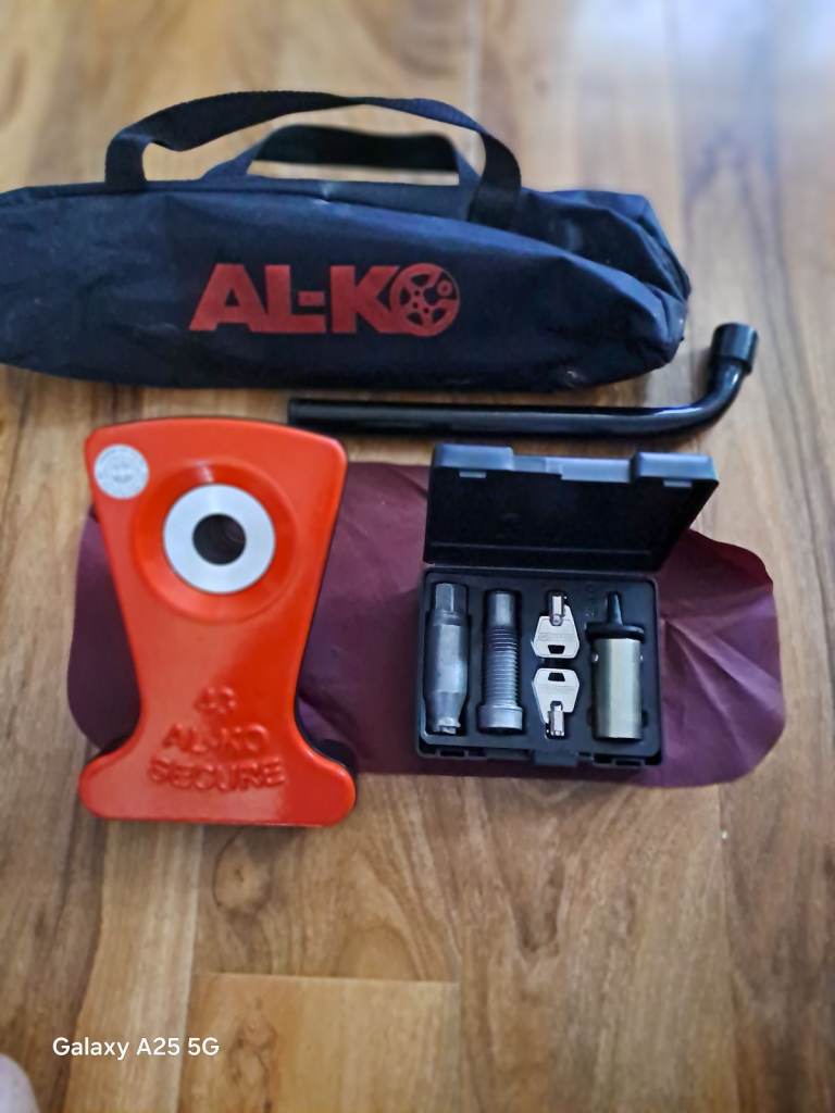 BMW, 3 SERIES, Saloon, 2012, Manual, 1995 (cc), 4 doors