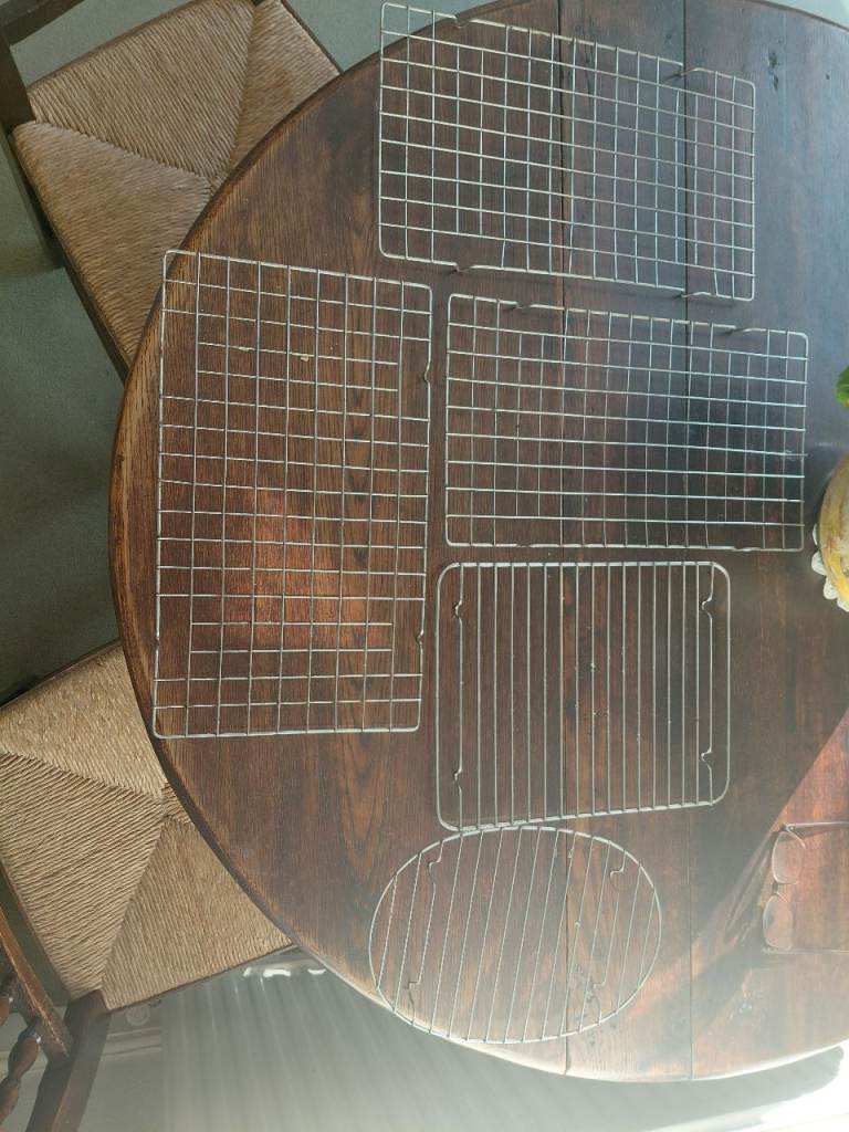 Set of 5 Metal Cooling Racks for Baking and Roasting
