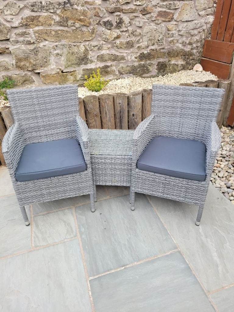 Rattan garden furniture love seat