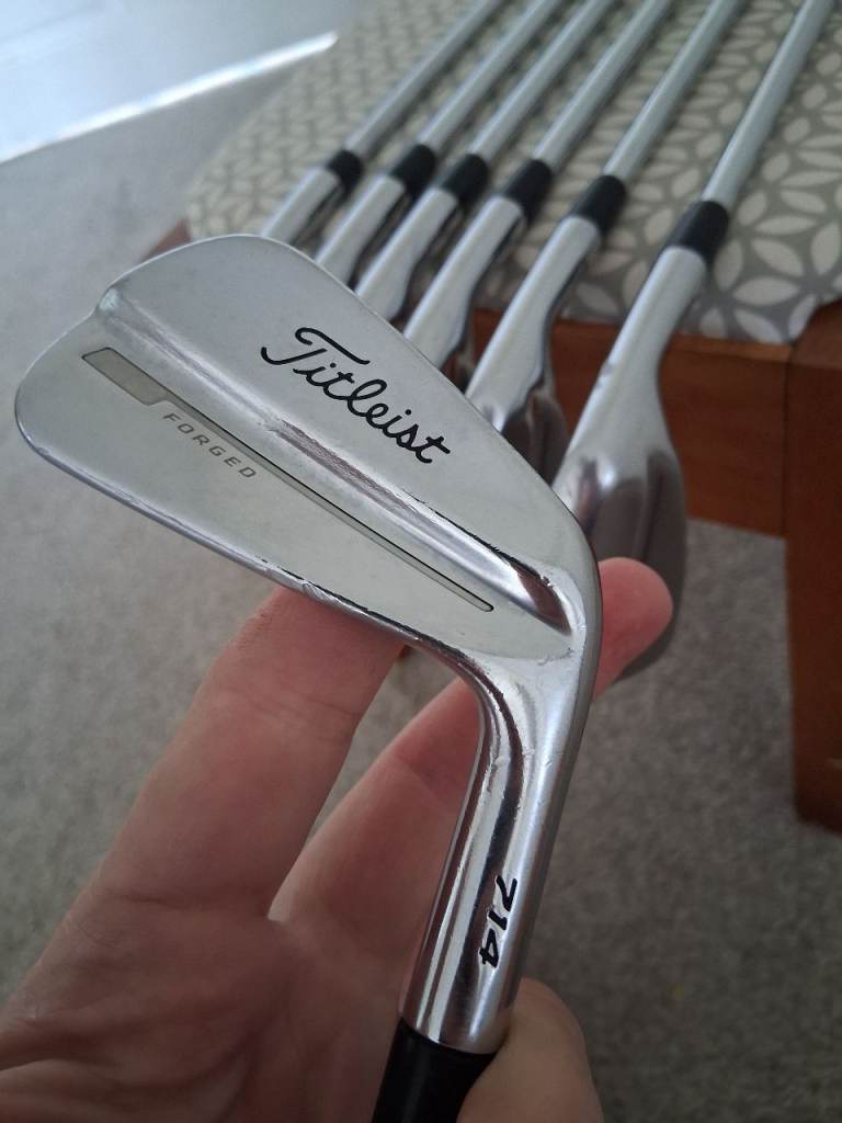 Titleist iron set + wedge