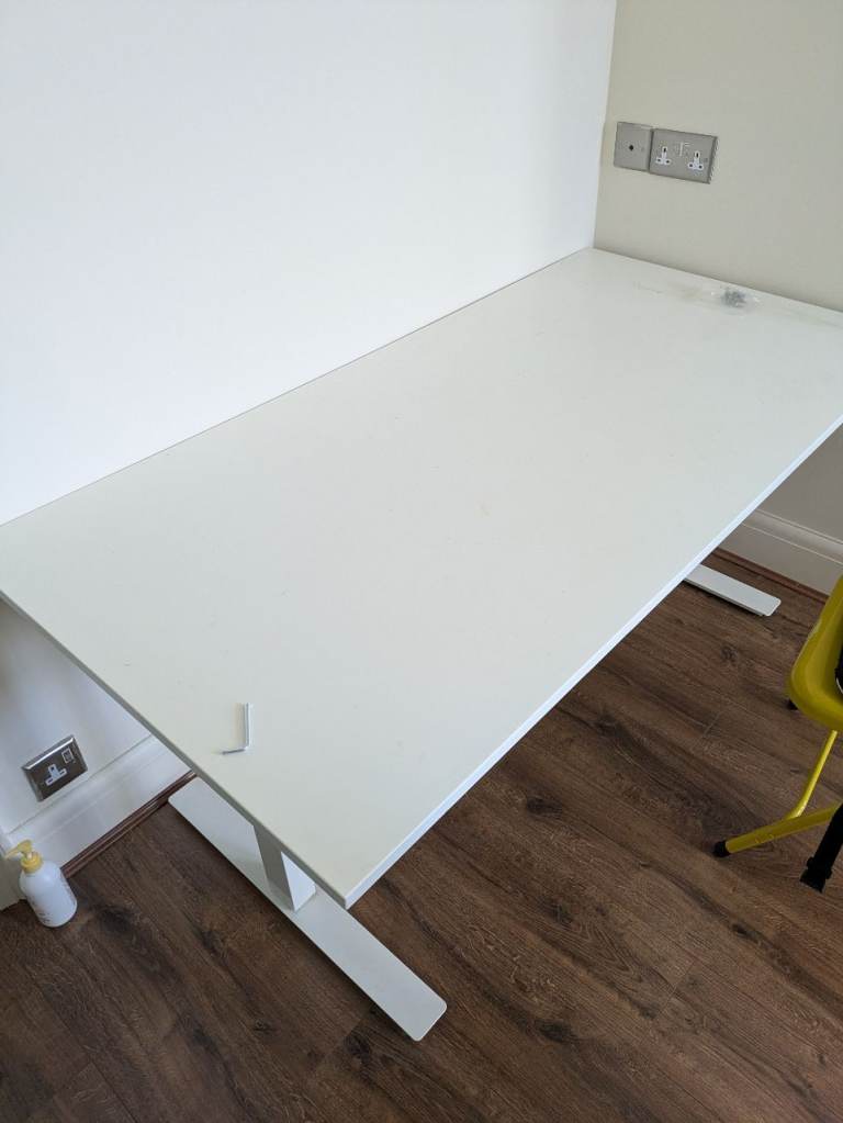 160 x 80cm IKEA skarsta table