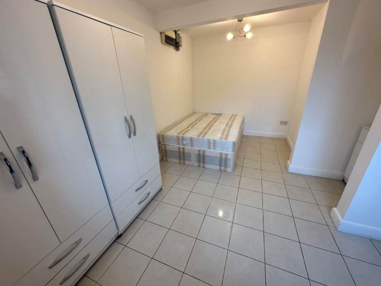 STUDIO TO RENT – WILLESDEN GREEN, NW10 