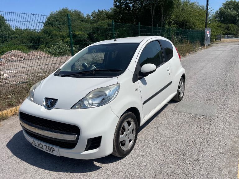 PEUGEOT 107 1.0 SPORTIUM 12 REG WHITE GENUINE 83054 MOT JANUARY 5YJ 2027 TAX £20 YEAR LOW INSURANCE