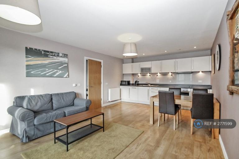 2 bedroom flat in Watermans Place, Leeds, LS1 (2 bed) (#2771599)