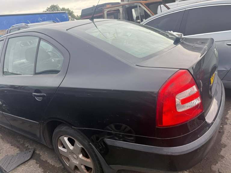 image for Breaking spare parts skoda octavia black mk2