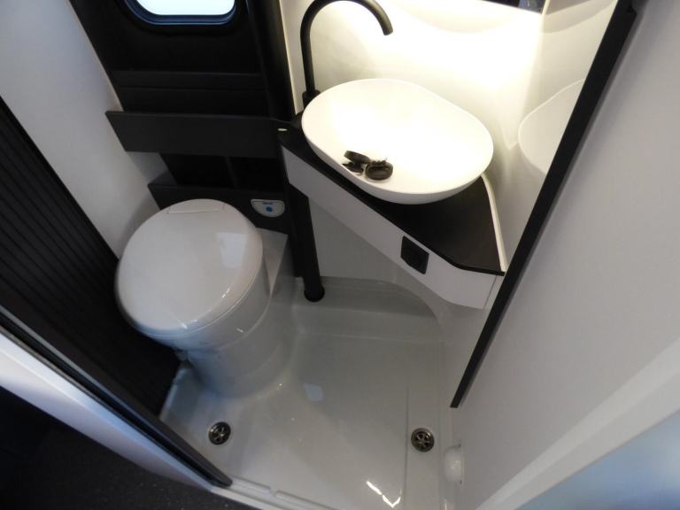 Adria Twin Supreme 640 SLB DIESEL AUTOMATIC 2025