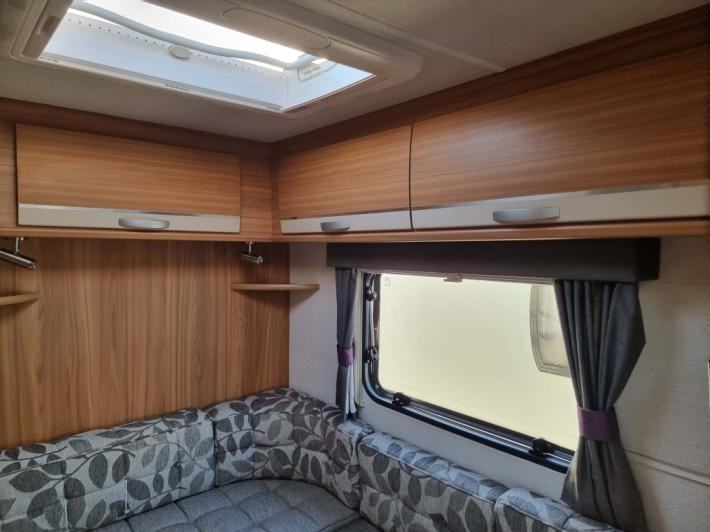 2014 Lunar Quasar 564 Used Caravan
