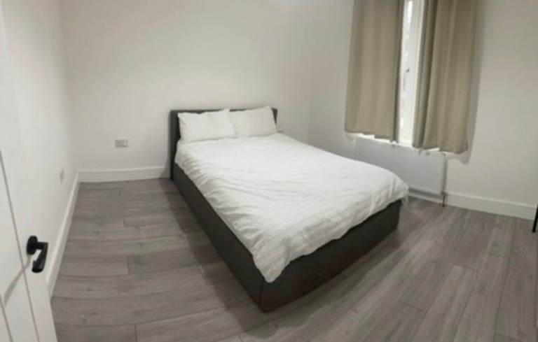 Spacious Double Room in Hayes UB3 4AP – All Bills Included