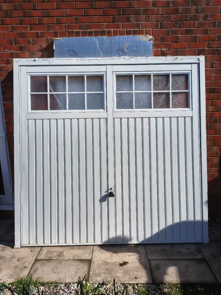 Second-Hand Garage Door For Sale – Like New