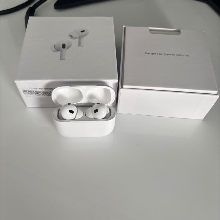 Apple airpods 2nd gen with magsafe charging case USBC