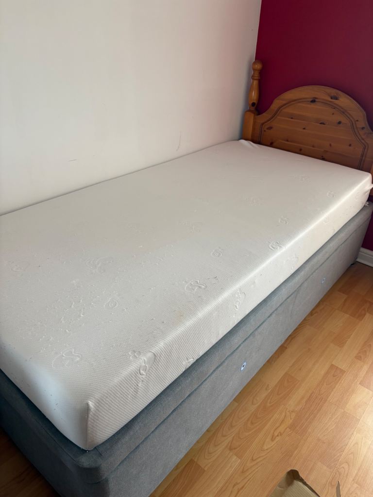 Two single beds or super king bed £400 each