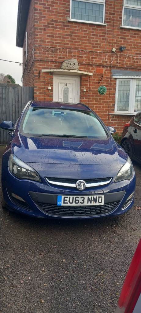 VAUXHALL ASTRA ESTATE , £30 A YEAR TAX MOT SEP