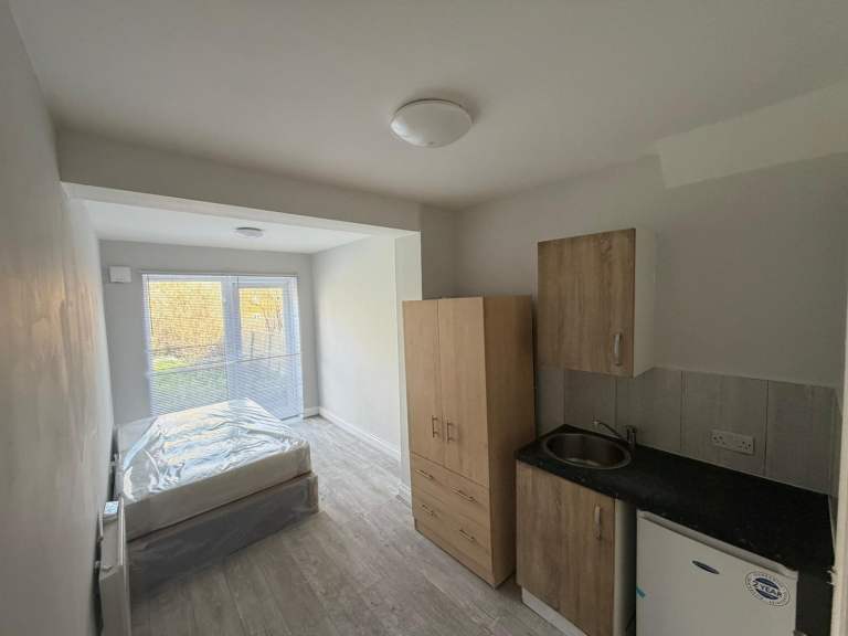 BENEFITS ACCEPTED - Studio Flat Available in Hither Green Lewisham SE6