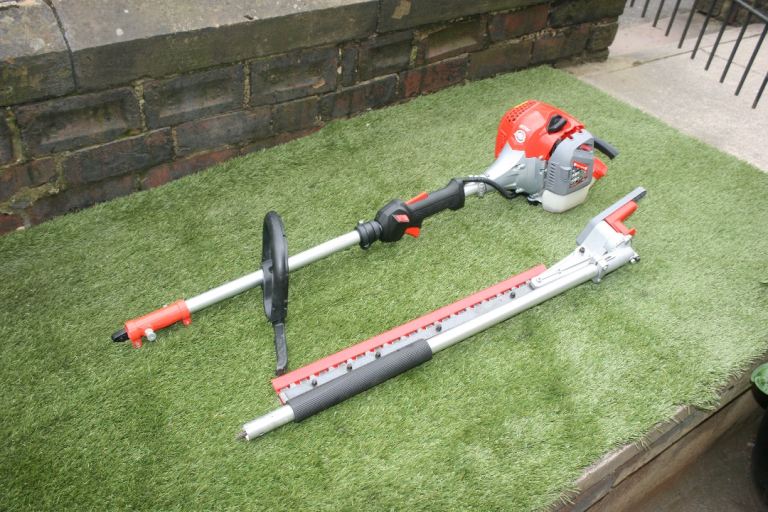 Mitox 28LH Select Long reach Hedge Trimmer excellent condition taken in part exchange